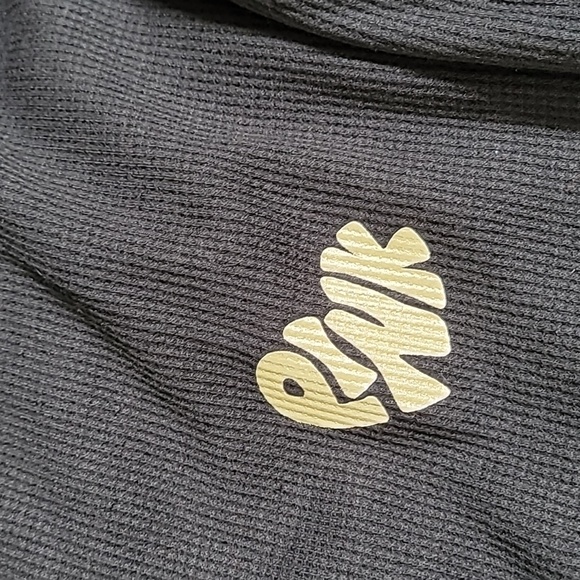 Victoria's Secret PINK thermal too Sm - Picture 2 of 5